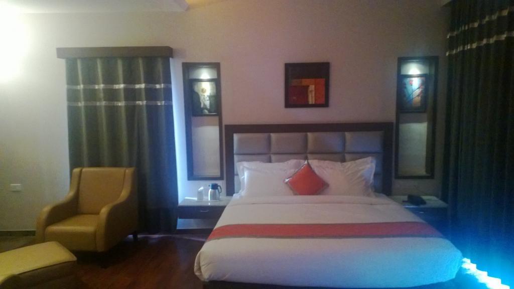 Hotel Chirag Bikaner Zewnętrze zdjęcie